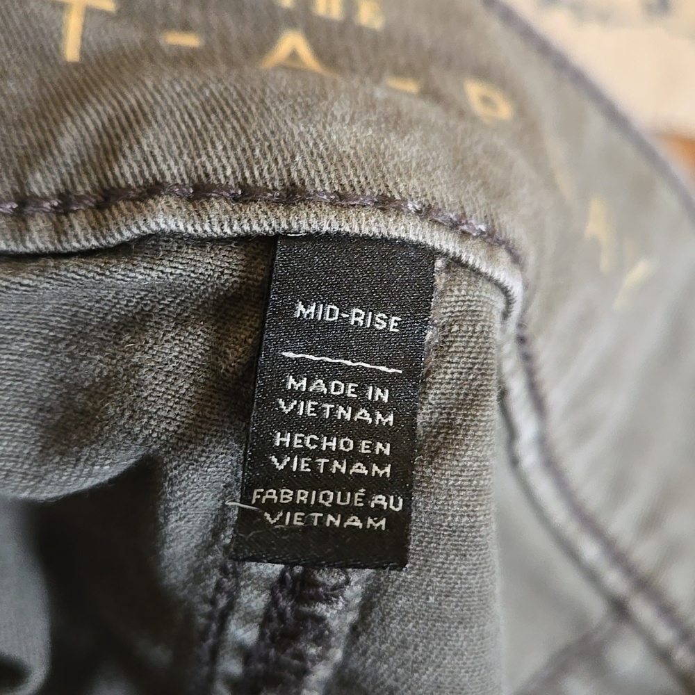 White House Black Market Pret A Play Olive Green Cuffed Cargo Shorts - Picture 4 of 6